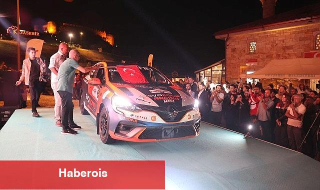 Nevşehir Belediyesi ev sahipliğinde düzenlenen Kapadokya Rallisi'nin seremonik startı Kayaşehir'den verildi. - Haberois Nevşehir Belediyesi ev sahipliğinde düzenlenen Kapadokya Rallisi'nin seremonik startı Kayaşehir'den verildi.