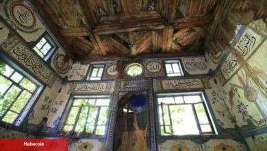 Sarmaşıkların ortasında kalan asırlık cami! Mütevazi yapısı dikkat çekiyor - Haberois Sarmaşıkların ortasında kalan asırlık cami! Mütevazi yapısı dikkat çekiyor