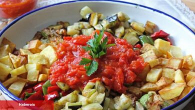 Yaz sofralarının vazgeçilmezi: Pratik şakşuka yapımı!