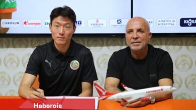 Alanyaspor yeni transferi Ui-jo Hwang için imza merasimi düzenledi - Haberois Alanyaspor yeni transferi Ui-jo Hwang için imza merasimi düzenledi
