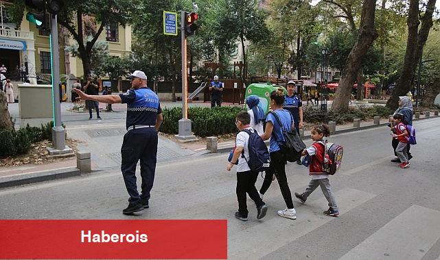 Büyükşehir Zabıtası görevde okul önleri güvende - Haberois Büyükşehir Zabıtası görevde okul önleri güvende