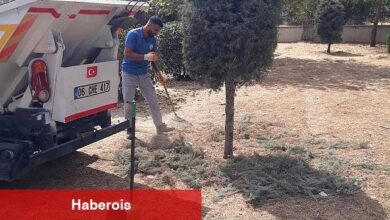 Edremit Belediyesi okul Bahçelerini temizliyor