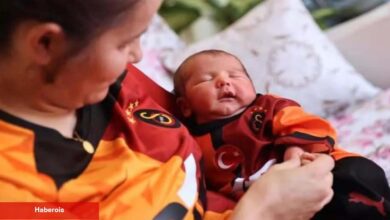 Fanatik Galatasaraylı çiftin çocuklarına koyduğu isim 'yok artık' dedirtti! - Haberois Fanatik Galatasaraylı çiftin çocuklarına koyduğu isim 'yok artık' dedirtti!