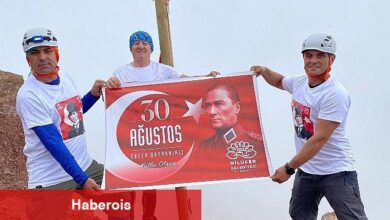 Nilüfer Belediyesi çalışanından "Zafer" tırmanışı