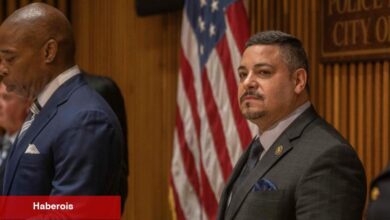 Polis Komiseri, Adams's Circle'ı Sarsan Soruşturmalarla Görevden Ayrılmaya Hazırlanıyor