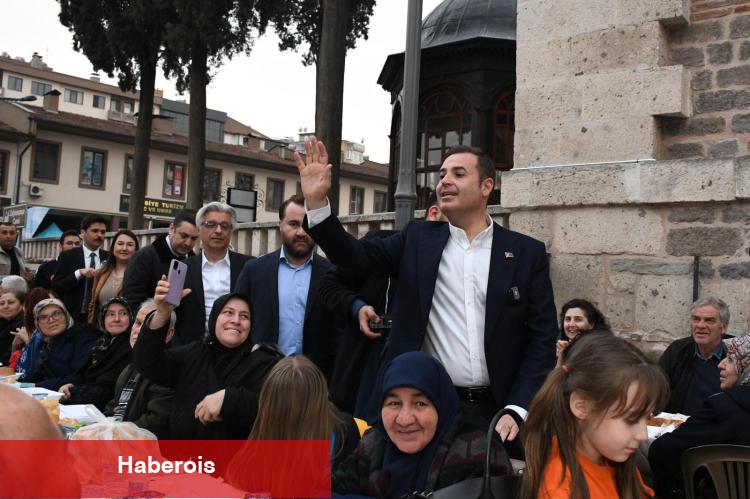 Balıkesir’in kalbinde 20 bin kişilik dev iftar - Haberois Balıkesir’in kalbinde 20 bin kişilik dev iftar