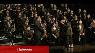 Oratoryo'da açılan Türk Bayrağı Şehit ailesine teslim edildi - Haberois Oratoryo'da açılan Türk Bayrağı Şehit ailesine teslim edildi