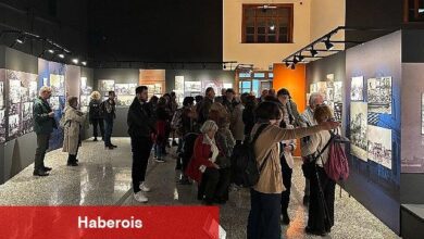 Yunan ziyaretçiler, Yanık Yurt sergisini gezdi - Haberois Yunan ziyaretçiler, Yanık Yurt sergisini gezdi