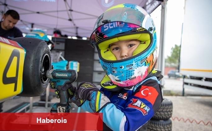 5 yaşındaki Zayn Sofuoğlu, İngiltere'deki karting yarışlarında podyuma çıktı - Haberois 5 yaşındaki Zayn Sofuoğlu, İngiltere'deki karting yarışlarında podyuma çıktı