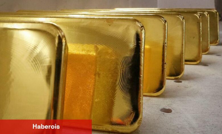 Altın fiyatları, tarife belirsizliği nedeniyle güvenli liman talebinin yüksek kalmasıyla istikrarlı seyrediyor