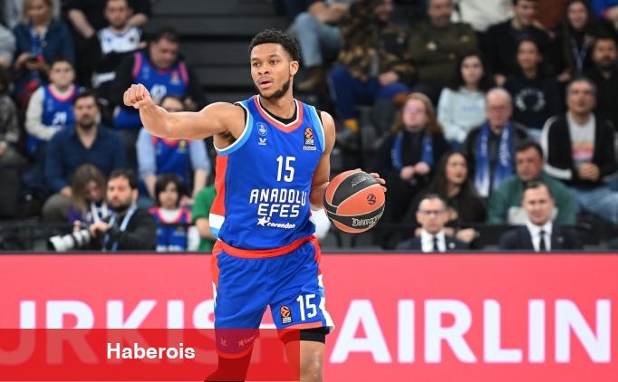 Anadolu Efes, play off biletini kaptı