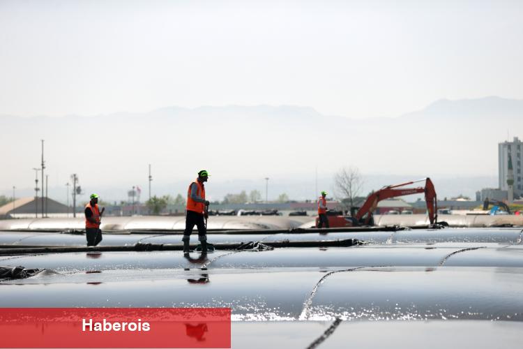 Bakan Kurum: 1,1 milyon metreküp taban çamuru deniz suyundan ayrıştırıldı