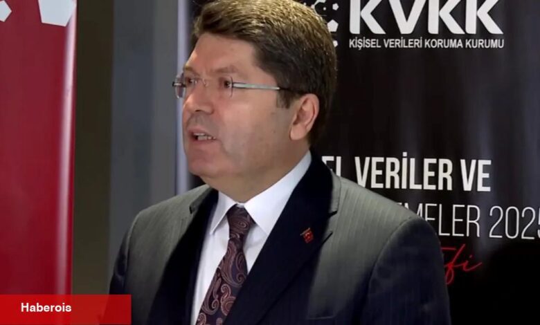 Bakan Tunç'tan 'çıplak arama' iddialarına yanıt - Haberois Bakan Tunç'tan 'çıplak arama' iddialarına yanıt