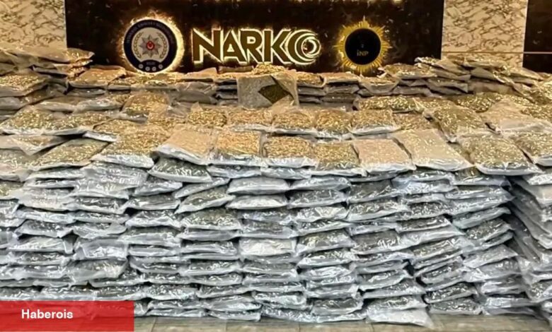 Başakşehir'de uyuşturucu çetesine darbe! 880 kg Skunk ile 7 zehir taciri tutuklandı! - Haberois Başakşehir'de uyuşturucu çetesine darbe! 880 kg Skunk ile 7 zehir taciri tutuklandı!