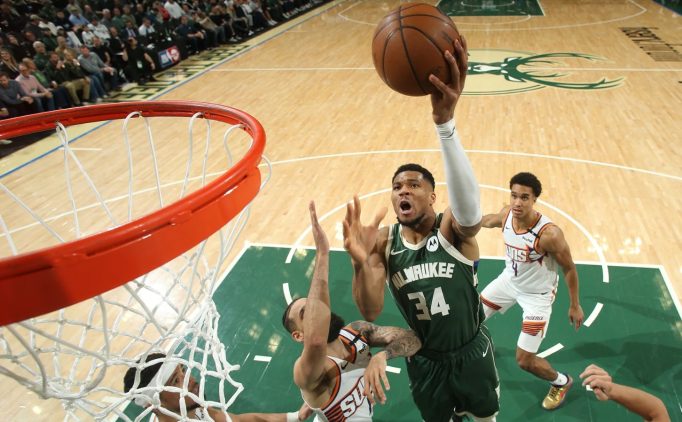 Bucks'tan Suns'a karşı 1998'den beri görülmemiş şut yüzdesi!