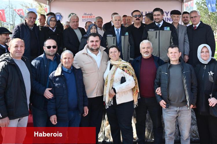 Bursa'dan çiftçiye 1,2 milyon adet çilek fidesi - Haberois Bursa'dan çiftçiye 1,2 milyon adet çilek fidesi