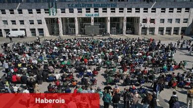 Bursaspor'un şampiyonluk maçı Halk Evi önünde dev ekranda izlendi - Haberois Bursaspor'un şampiyonluk maçı Halk Evi önünde dev ekranda izlendi