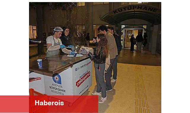 Büyükşehir'den sınav haftasında öğrencilere sıcak çorba ikramı