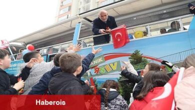 Canik Belediye Başkanı İbrahim Sandıkçı, çocukların bayram sevincine ortak oldu.