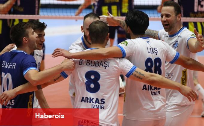 Efeler Ligi'ndeki üçüncülük uğraşında seri son maça uzadı!