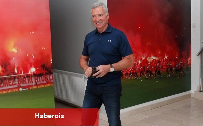 Eski Galatasaray teknik yöneticisi canlı yayında gözyaşlarına boğuldu! - Haberois Eski Galatasaray teknik yöneticisi canlı yayında gözyaşlarına boğuldu!