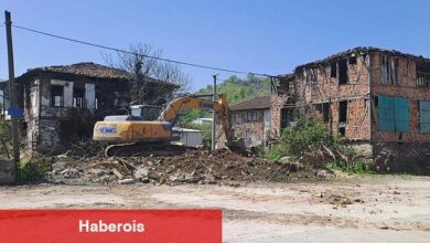 Gölcük'te Riskli Yapılar Birer Birer Yıkılıyor