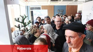 Kitapseverler Osmangazi Belediyesi'nin standında kuyruklar oluşturdu