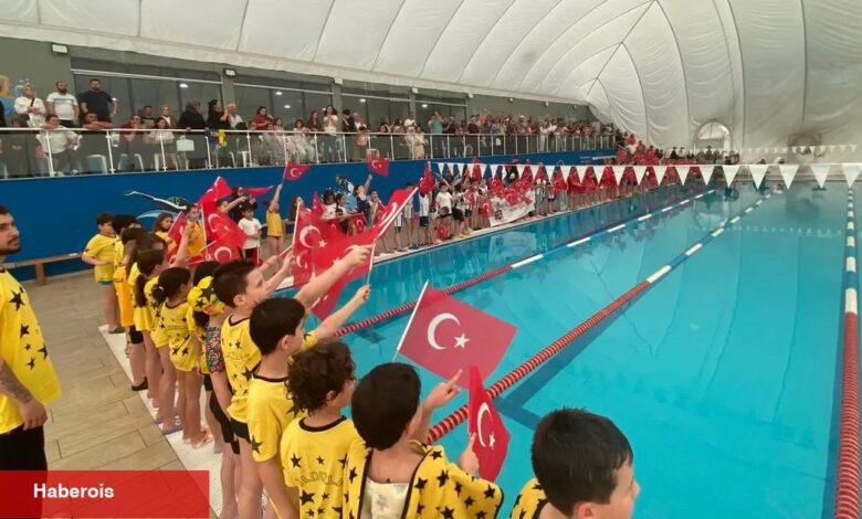 Kocaeli İzmit'te 23 Nisan’a özel yüzme yarışı