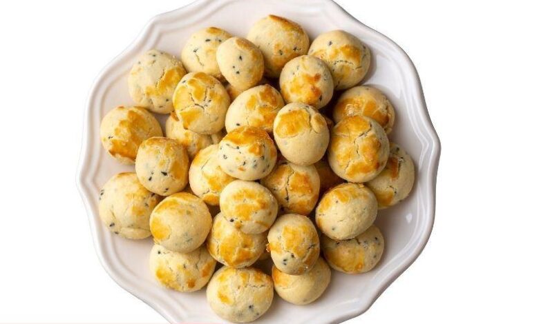 Küçük Çörek Otlu Kurabiye
