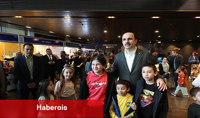 Lider Altay Çocuk Kitap Günleri'nin Son Gününde Çocukların Coşkusuna Ortak Oldu