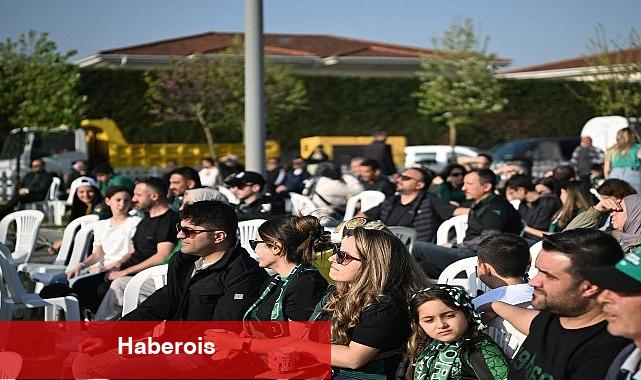 Lider Kocaman, Kocaelispor'un Maçını Kartepelilerle İzledi - Haberois Lider Kocaman, Kocaelispor'un Maçını Kartepelilerle İzledi