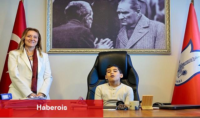 Lider Memnun makam koltuğunu çocuklara bıraktı - Haberois Lider Memnun makam koltuğunu çocuklara bıraktı