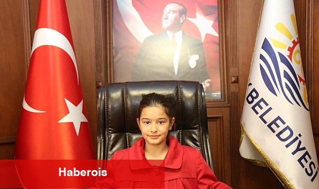 Lider Sezer koltuğunu Aslı Çırak'a devretti - Haberois Lider Sezer koltuğunu Aslı Çırak'a devretti