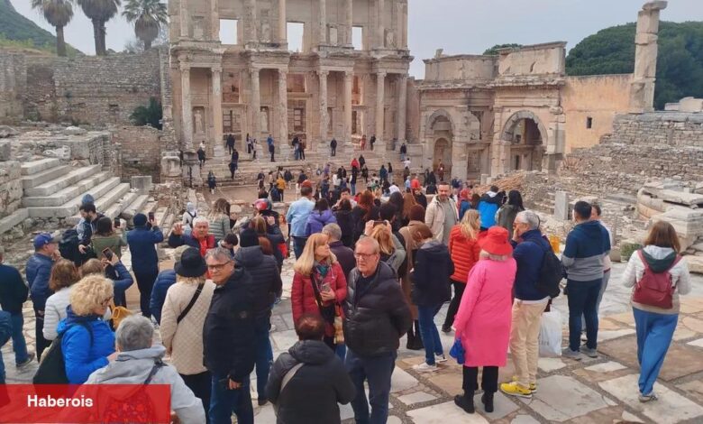 Müze ve ören yerlerinde 9 günde 1 milyonu aştık! Efes ve Göbeklitepe zirvede! - Haberois Müze ve ören yerlerinde 9 günde 1 milyonu aştık! Efes ve Göbeklitepe zirvede!