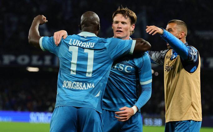 Napoli'den tepe yolunda net galibiyet!