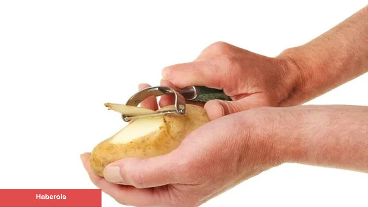 Patates kabuklarını uğraşmadan soymanın en pratik yolu