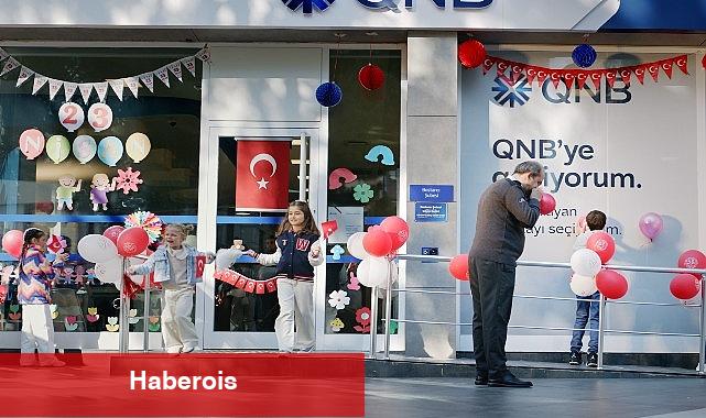 QNB Türkiye 23 Nisan Ulusal Egemenlik ve Çocuk Bayramı'na özel olarak hazırladığı yeni reklam sinemasını yayınladı. - Haberois QNB Türkiye 23 Nisan Ulusal Egemenlik ve Çocuk Bayramı'na özel olarak hazırladığı yeni reklam sinemasını yayınladı.