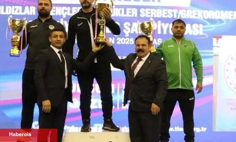 Sakarya'nın güreşçileri Sivas’ta şampiyon oldu - Haberois Sakarya'nın güreşçileri Sivas’ta şampiyon oldu