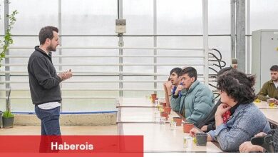 Seranın Özel Konukları Çiçek Dikti