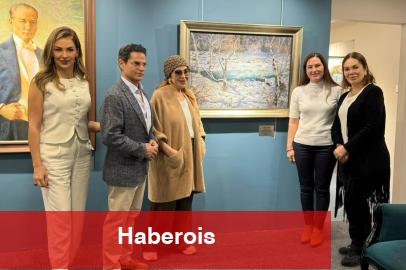 Türkan Şoray Atatürk'ün portresini gördüğünde duygusal anlar yaşadı - Haberois Türkan Şoray Atatürk'ün portresini gördüğünde duygusal anlar yaşadı