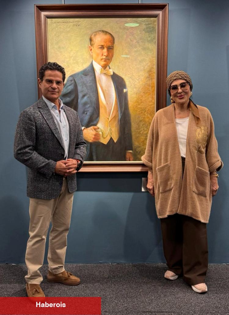 Türkan Şoray Atatürk'ün portresini gördüğünde duygusal anlar yaşadı - Haberois Türkan Şoray Atatürk'ün portresini gördüğünde duygusal anlar yaşadı