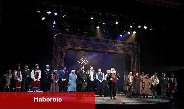 "Yaşamak mı Yoksa Ölmek mi?" Adana'da alkış topladı