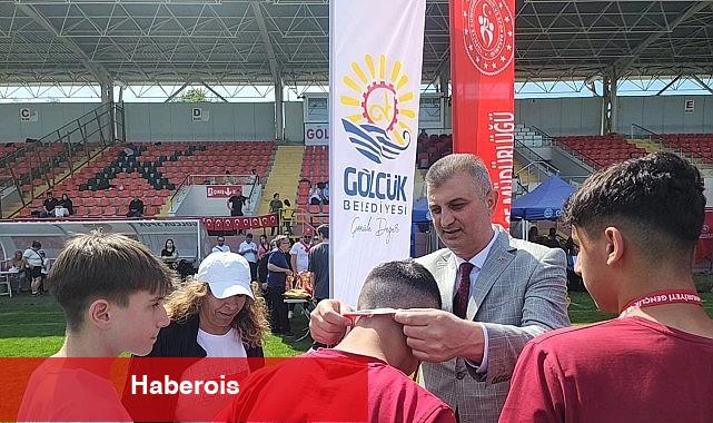 19 Mayıs turnuvalarında dereceye giren okullar ödüllendirildi - Haberois 19 Mayıs turnuvalarında dereceye giren okullar ödüllendirildi