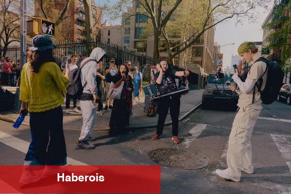 Ariatome sokaklarda yürüyor, ritimler yapıyor (ve yeni arkadaşlar)