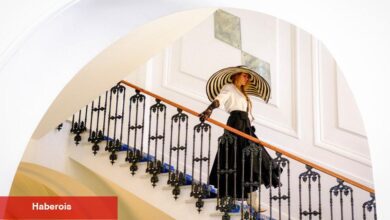 'Başka Bir Basit İyilik' İncelemesi: Büyük Şapkalar ve Büyük Entrika - Haberois 'Başka Bir Basit İyilik' İncelemesi: Büyük Şapkalar ve Büyük Entrika