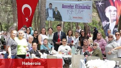 Bayraklı'da Anneler Günü Kutlaması - Haberois Bayraklı'da Anneler Günü Kutlaması