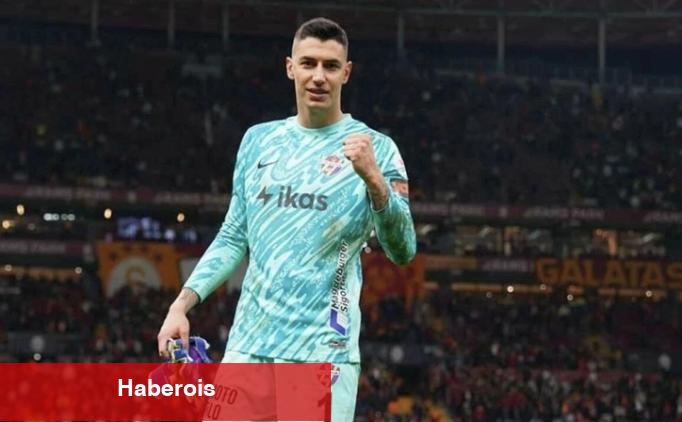 "Berke bitti, bir yabanı kaleci daha..."