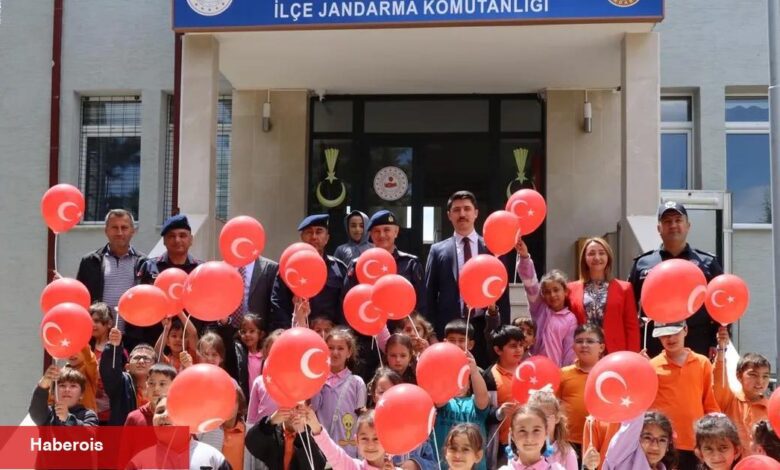 Bilecik Pazaryeri’nde 500 öğrenci Jandarma Komutanlığı'nda! - Haberois Bilecik Pazaryeri’nde 500 öğrenci Jandarma Komutanlığı'nda!