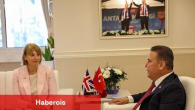 Birleşik Krallık Türkiye Büyükelçisi Lider Muhittin Böcek'i ziyaret etti