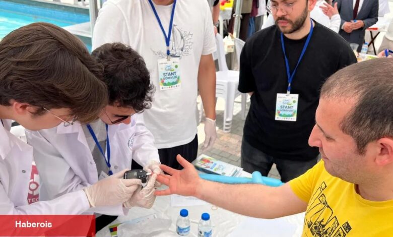 Bursa ‘Sağlık Sokağı’nda vatandaşa fiyatsız hizmet